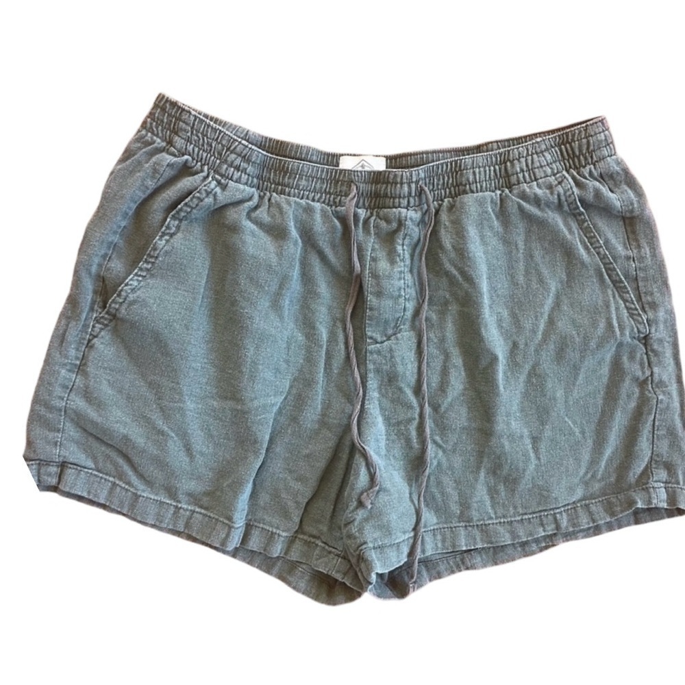 🎉2/$10 St. John’s Bay Cargo Stretchy Shorts Large